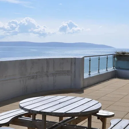 Bay Sea View Apartment *