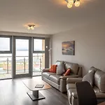 Bay Sea View 아파트